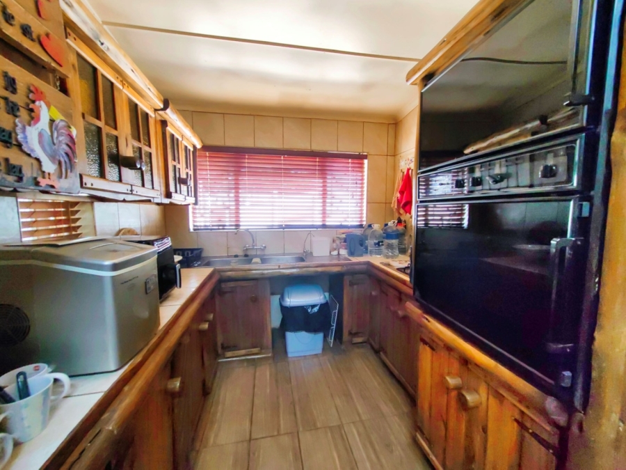 8 Bedroom Property for Sale in Potchefstroom Rural North West